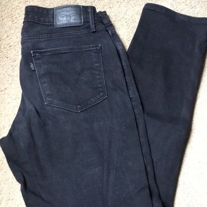 Levi’s black mid-rise skinny jeans size 6